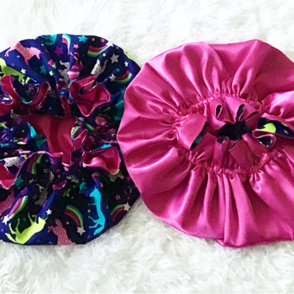 Women’s Reversible Satin Bonnet Unicorn Rainbow